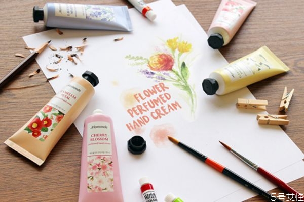 護手霜晚上用戴手套嗎 護手霜做手膜要洗嗎 護手霜晚上用戴手套嗎 護手霜做手膜要洗嗎