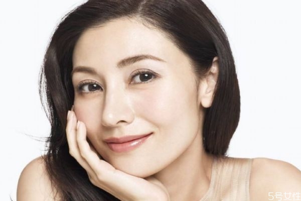 為什么鼻子上會長黑色毛呢 鼻子上長毛原因是什么呢 為什么鼻子上會長黑色毛呢 鼻子上長毛原因是什么呢