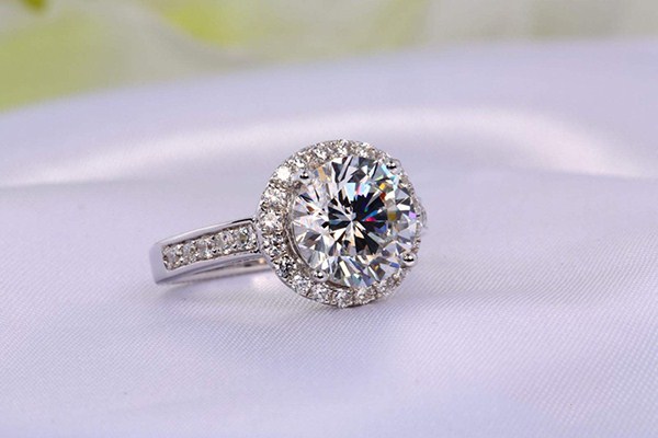 鉆石戒托有哪些材質(zhì) 18k金和鉑金鉆戒托哪個好 鉆石戒托有哪些材質(zhì) 18k金和鉑金鉆戒托哪個好