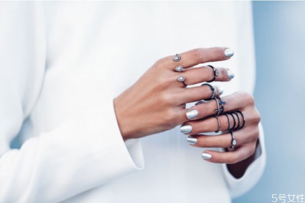 護手霜分男女款嗎 護手霜主要是分膚質(zhì)