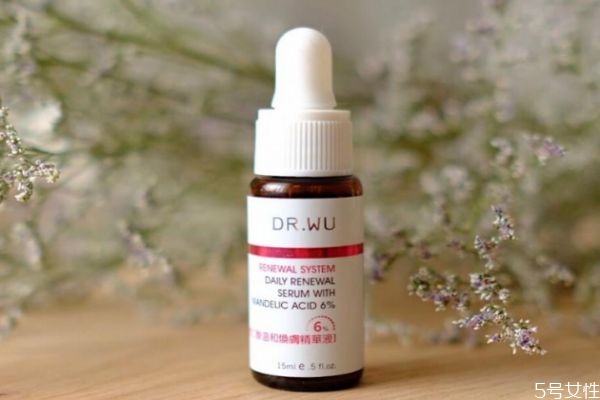 精華液有什么作用和功效 精華液是的使用方法是什么呢 精華液有什么作用和功效 精華液是的使用方法是什么呢