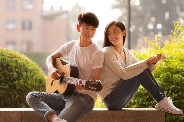 什么原因導致姐弟戀不長久 姐弟戀如何長久呢 什么原因導致姐弟戀不長久 姐弟戀如何長久呢