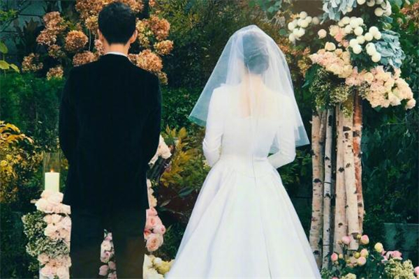 為什么年齡大了就不想結(jié)婚了 為什么到了年齡就必須結(jié)婚 為什么年齡大了就不想結(jié)婚了 為什么到了年齡就必須結(jié)婚