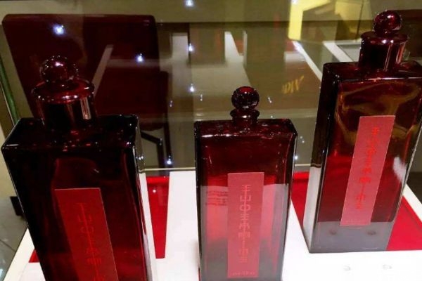 資生堂紅色蜜露好用嗎 資生堂紅色蜜露的價格怎么樣呢 資生堂紅色蜜露好用嗎 資生堂紅色蜜露的價格怎么樣呢