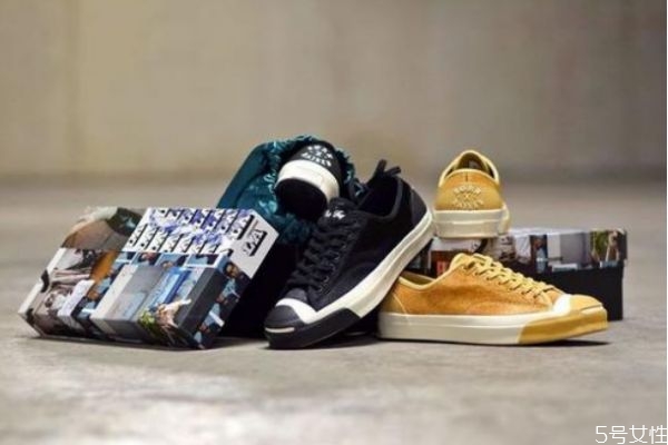 情侶能送鞋嗎 情侶之間不要送什么禮物 情侶能送鞋嗎 情侶之間不要送什么禮物