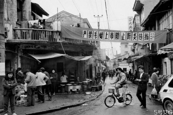 甲型肝炎應(yīng)該怎么治療呢 甲型肝炎的預(yù)防方法有什么呢 甲型肝炎應(yīng)該怎么治療呢 甲型肝炎的預(yù)防方法有什么呢