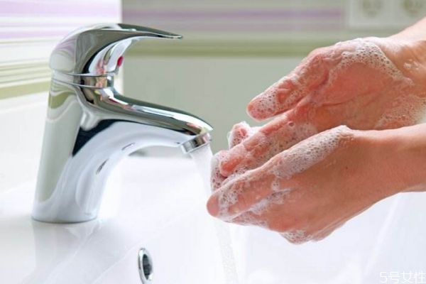 甲型肝炎應(yīng)該怎么治療呢 甲型肝炎的預(yù)防方法有什么呢 甲型肝炎應(yīng)該怎么治療呢 甲型肝炎的預(yù)防方法有什么呢