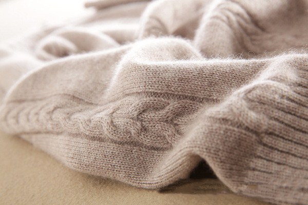 綿羊絨和山羊絨有什么區(qū)別 別 綿羊絨和山羊絨哪個更好 綿羊絨和山羊絨有什么區(qū)別 別 綿羊絨和山羊絨哪個更好