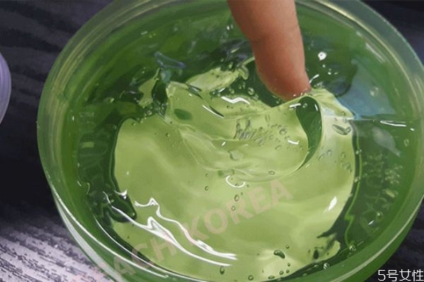 蘆薈膠可以去雞皮膚嗎 雞皮膚涂蘆薈膠有用嗎 蘆薈膠可以去雞皮膚嗎 雞皮膚涂蘆薈膠有用嗎