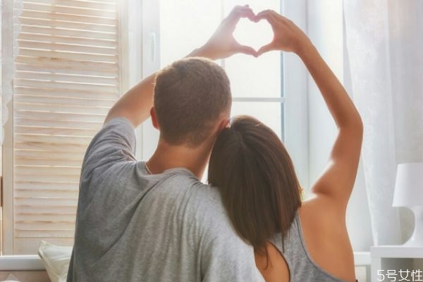 好朋友變情人會(huì)長(zhǎng)久嗎 好朋友之間怎么變成戀人 好朋友變情人會(huì)長(zhǎng)久嗎 好朋友之間怎么變成戀人