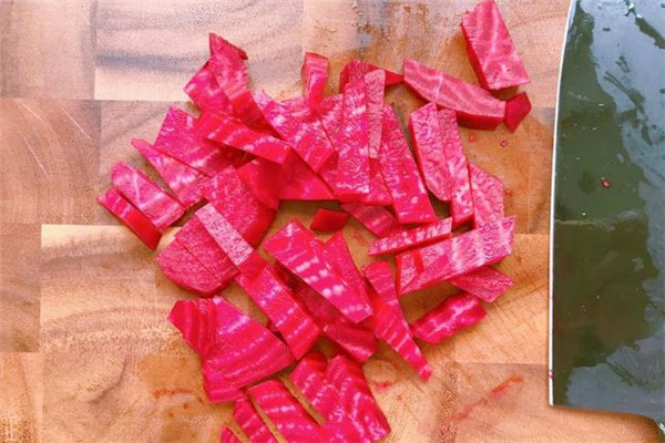 甜菜根發(fā)芽了能吃嗎 甜菜根變軟了能吃嗎 甜菜根發(fā)芽了能吃嗎 甜菜根變軟了能吃嗎