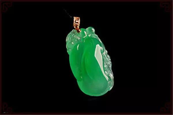 翡翠的翠性是什么 如何觀察翡翠的翠性 翡翠的翠性是什么 如何觀察翡翠的翠性