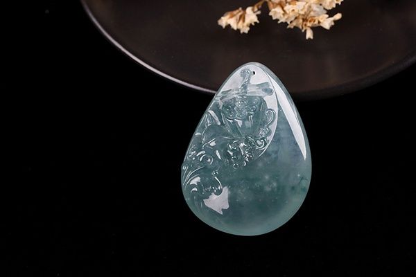 什么是冰種翡翠 冰種翡翠與普通翡翠有什么區(qū)別 什么是冰種翡翠 冰種翡翠與普通翡翠有什么區(qū)別