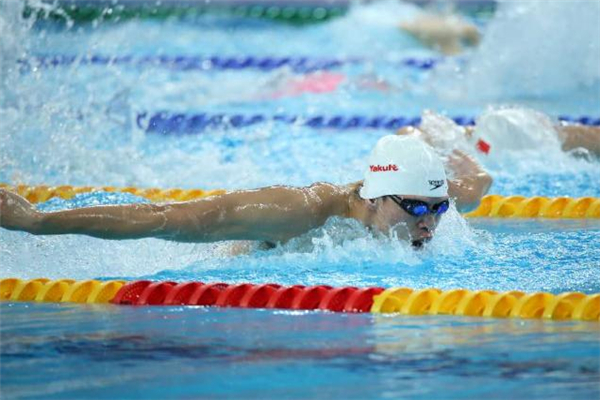 為什么蛙泳會撅屁股 克服蛙泳撅屁股的方法 為什么蛙泳會撅屁股 克服蛙泳撅屁股的方法