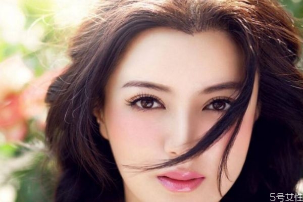 如何預防形成痘印呢 痘印一般多久可以自己消失呢 如何預防形成痘印呢 痘印一般多久可以自己消失呢