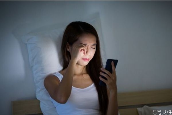 什么是復(fù)合彩光去除黑眼圈呢 復(fù)合彩光去除黑眼圈好嗎 什么是復(fù)合彩光去除黑眼圈呢 復(fù)合彩光去除黑眼圈好嗎