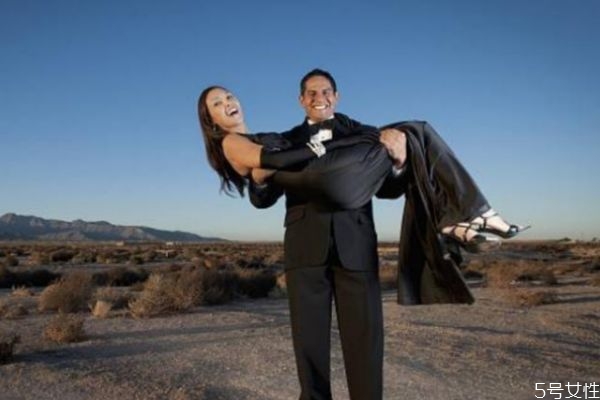 戀愛期如何判斷這個(gè)男人值得愛 什么男人值得愛 戀愛期如何判斷這個(gè)男人值得愛 什么男人值得愛