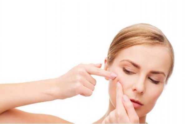 血熱長痘吃什么好 痘痘位置詳解 血熱長痘吃什么好 痘痘位置詳解