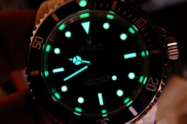 夜光機(jī)械表哪個(gè)品牌好 夜光機(jī)械表對人體有危害嗎 夜光機(jī)械表哪個(gè)品牌好 夜光機(jī)械表對人體有危害嗎