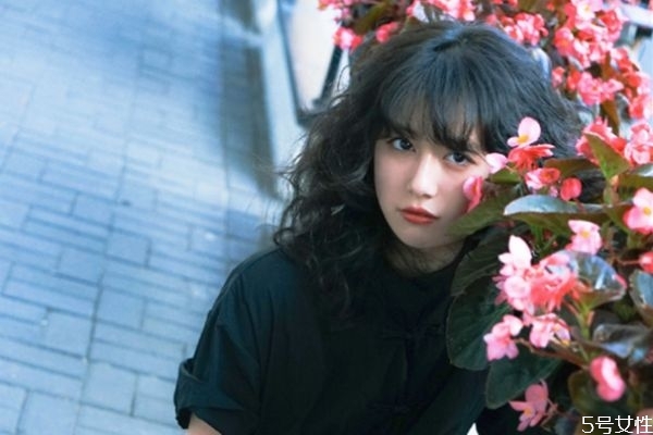 掛女朋友電話很?chē)?yán)重嗎 掛女朋友電話她生氣了怎么辦