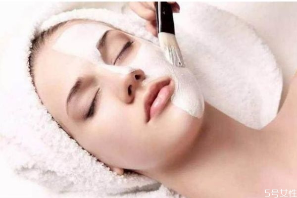 坐著敷面膜會(huì)下垂嗎 坐著和躺著敷面膜區(qū)別 坐著敷面膜會(huì)下垂嗎 坐著和躺著敷面膜區(qū)別