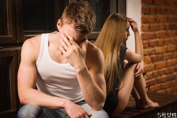 男人冷戰(zhàn)心里會(huì)難受嗎 長(zhǎng)時(shí)間冷戰(zhàn)時(shí)男人心態(tài) 男人冷戰(zhàn)心里會(huì)難受嗎 長(zhǎng)時(shí)間冷戰(zhàn)時(shí)男人心態(tài)