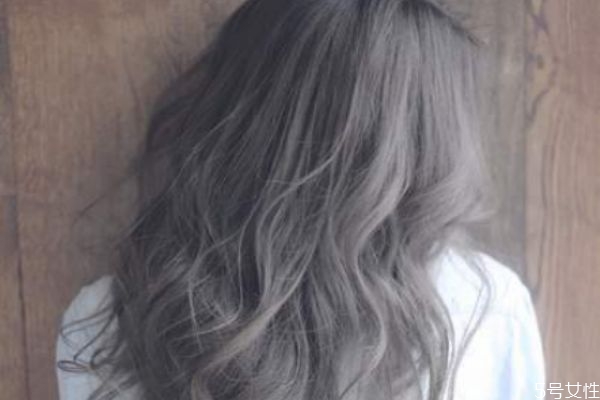 什么人適合染冷棕色 冷棕色和暖棕色的區(qū)別 什么人適合染冷棕色 冷棕色和暖棕色的區(qū)別