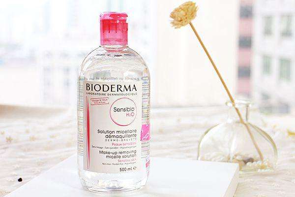 卸妝水和卸妝油有哪些區(qū)別 卸妝水和卸妝油適合卸濃妝嗎 卸妝水和卸妝油有哪些區(qū)別 卸妝水和卸妝油適合卸濃妝嗎