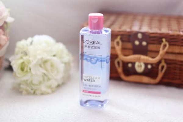 卸妝水和卸妝油有哪些區(qū)別 卸妝水和卸妝油適合卸濃妝嗎 卸妝水和卸妝油有哪些區(qū)別 卸妝水和卸妝油適合卸濃妝嗎