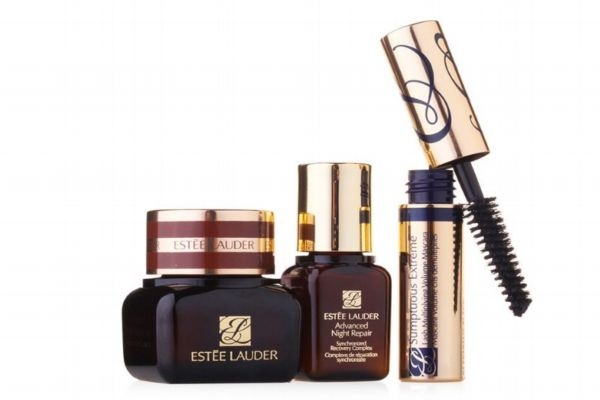 眼部精華應(yīng)該怎么用呢 眼部精華有什么用呢 眼部精華應(yīng)該怎么用呢 眼部精華有什么用呢