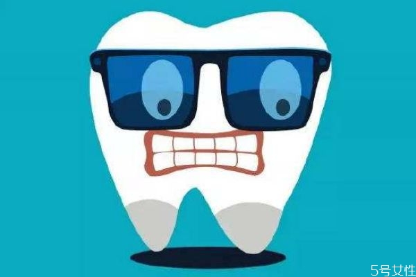 為什么牙齒會變黃呢 牙齒變黃的原因是什么呢 為什么牙齒會變黃呢 牙齒變黃的原因是什么呢