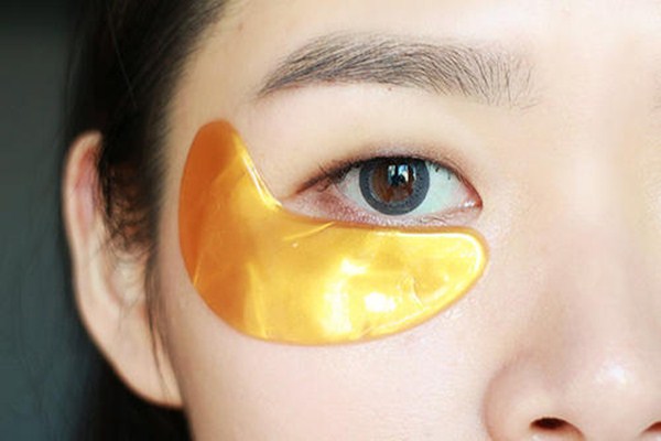 敷眼膜之前要用水乳嗎 眼膜多久敷一次比較好 敷眼膜之前要用水乳嗎 眼膜多久敷一次比較好