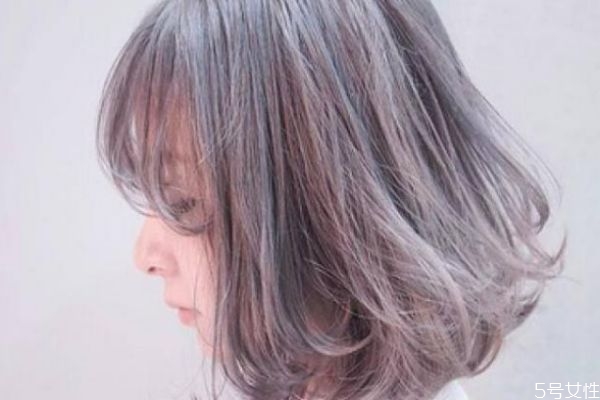 什么冷色系染發(fā)不用漂 膚色暗黃染發(fā)顏色選擇 什么冷色系染發(fā)不用漂 膚色暗黃染發(fā)顏色選擇