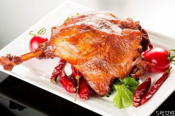 女性吃駱駝肉有什么好處呢 女性經(jīng)期可以吃駱駝肉嗎 女性吃駱駝肉有什么好處呢 女性經(jīng)期可以吃駱駝肉嗎