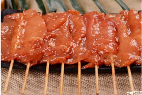 里脊肉是什么肉呢 里脊肉有什么營(yíng)養(yǎng)價(jià)值呢 里脊肉是什么肉呢 里脊肉有什么營(yíng)養(yǎng)價(jià)值呢