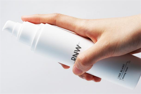 rnw水乳好用嗎 rnw水乳適合什么年齡 rnw水乳好用嗎 rnw水乳適合什么年齡