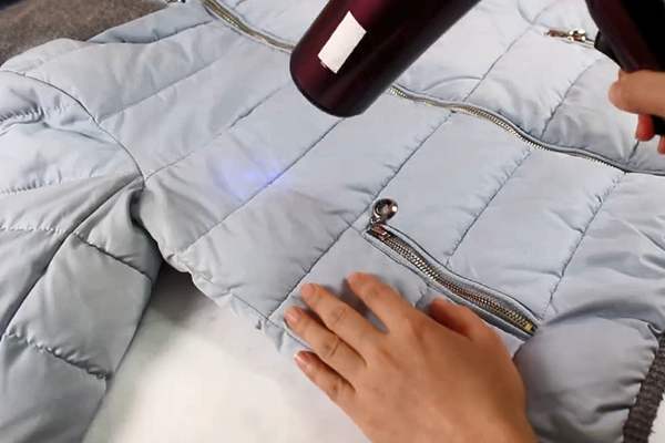 羽絨服洗后成團怎么辦 為什么羽絨服洗后會毛會成團