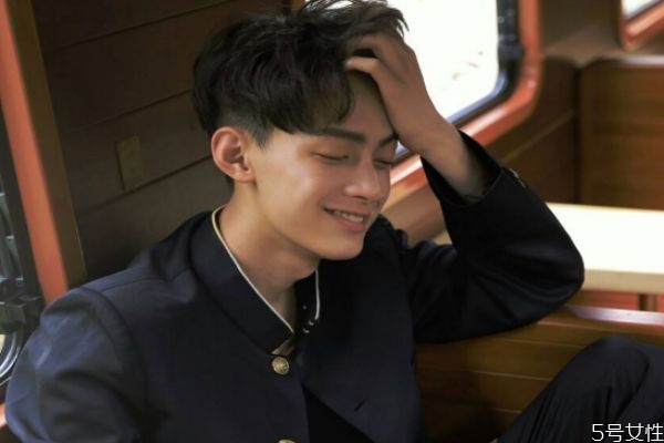 第一次約會女生帶閨蜜是為什么 約會女生帶閨蜜什么意思 第一次約會女生帶閨蜜是為什么 約會女生帶閨蜜什么意思