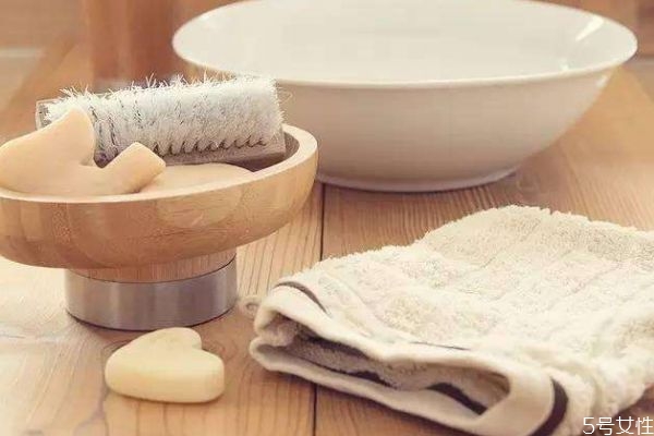 為什么羊毛衫會縮水呢 羊毛衫縮水的原因是什么呢 為什么羊毛衫會縮水呢 羊毛衫縮水的原因是什么呢