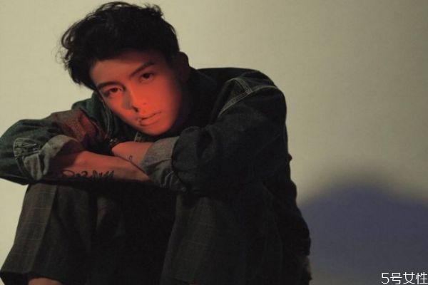 男友放不下前任怎么辦 男友放不下前任是因?yàn)槭裁? alt=