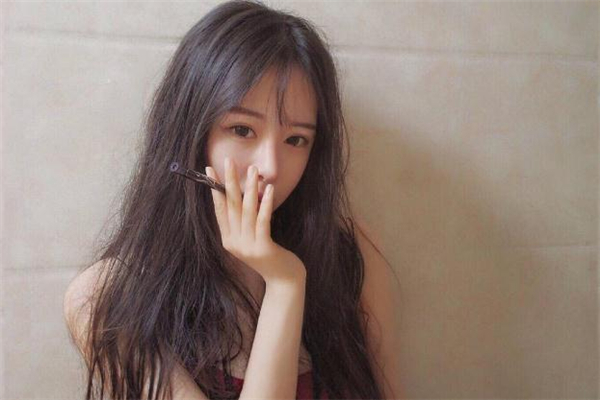 女人的衣服怎么會香 為什么女人穿過的衣服是香的 女人的衣服怎么會香 為什么女人穿過的衣服是香的