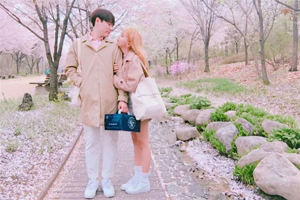 異地戀女朋友來大姨媽怎么哄 異地戀女朋友痛經(jīng)怎么辦 異地戀女朋友來大姨媽怎么哄 異地戀女朋友痛經(jīng)怎么辦