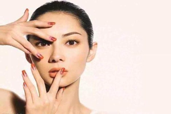 磨砂膏和去角質(zhì)有什么區(qū)別 臉部去角質(zhì)的最佳方法 磨砂膏和去角質(zhì)有什么區(qū)別 臉部去角質(zhì)的最佳方法