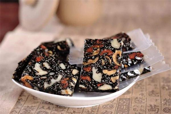 阿膠糕冷卻后取不出來(lái)怎么辦 阿膠糕做完后怎么脫模 阿膠糕冷卻后取不出來(lái)怎么辦 阿膠糕做完后怎么脫模