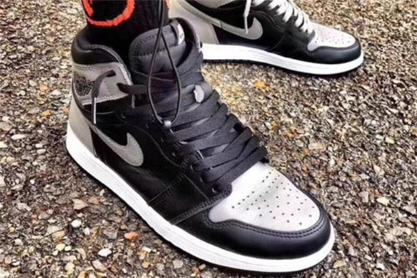 aj1走路咯吱響怎么解決 為什么aj1走路有聲音 aj1走路咯吱響怎么解決 為什么aj1走路有聲音