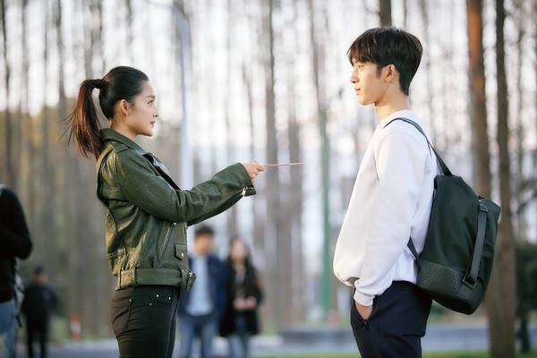 如何讓心儀的男生想靠近你 暗戀一個人的表現(xiàn) 如何讓心儀的男生想靠近你 暗戀一個人的表現(xiàn)