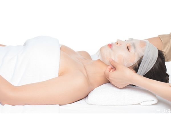 面膜在冬天可以天天敷嗎 面膜天天敷還是兩三天敷一次 面膜在冬天可以天天敷嗎 面膜天天敷還是兩三天敷一次