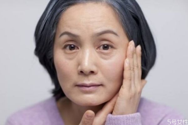 什么是淚溝紋呢 淚溝紋是怎么形成的呢 什么是淚溝紋呢 淚溝紋是怎么形成的呢