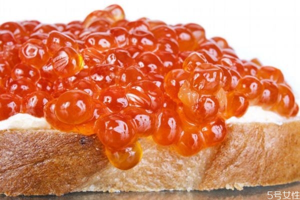 魚子醬有什么營養(yǎng)價(jià)值呢 魚子醬應(yīng)該怎么吃呢 魚子醬有什么營養(yǎng)價(jià)值呢 魚子醬應(yīng)該怎么吃呢