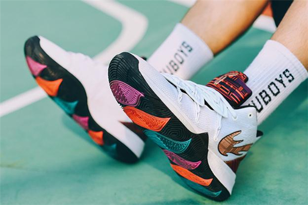 歐文5和閃擊6哪個(gè)好 歐文5和閃擊6實(shí)戰(zhàn)對(duì)比測評(píng)